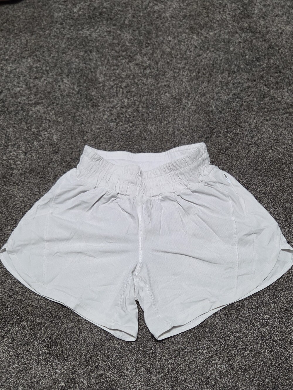Lululemon track that shorts 5" white size 4